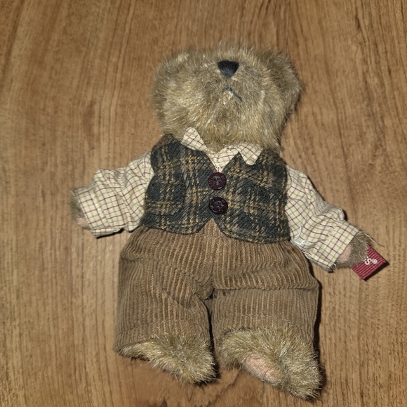 Russ Berrie Vintage Collection teddy bear named Gordon. - Picture 1 of 5
